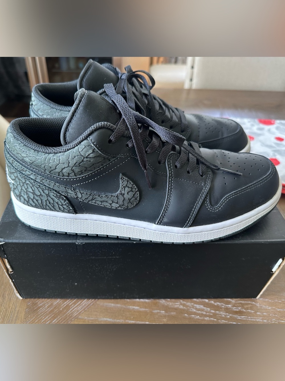 Jordan Low-Top Sneakers in Dark Gray and White - Picture 2 of 9
